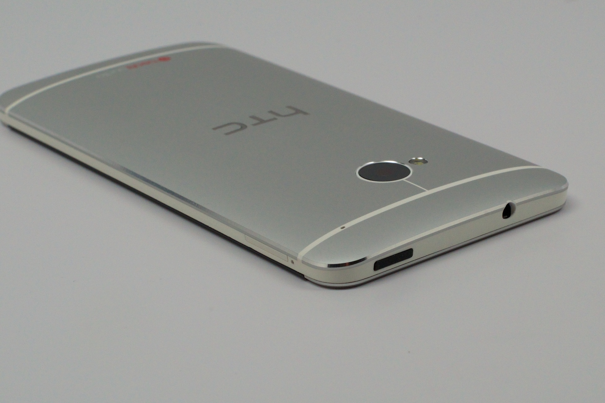 HTC Falls Below Expectations
